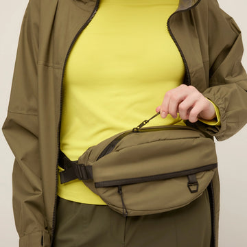 Green & Dark Black Curved Crossbody Bag for Outdoor Daily Matching